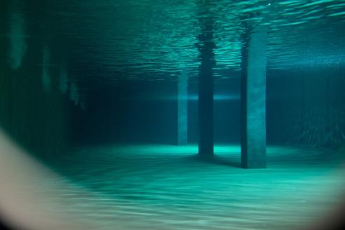 Wasserbecken unter Wasser